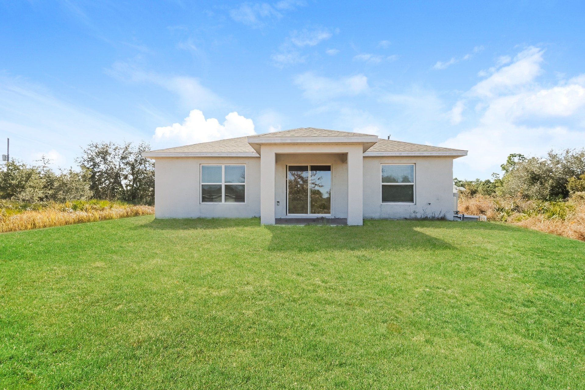 Building Photo - 548 Woodview Dr