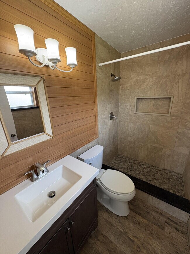 Building Photo - Coastal Living Starts Here – Renovated 4BR Home Just 10 Minutes from the Beach