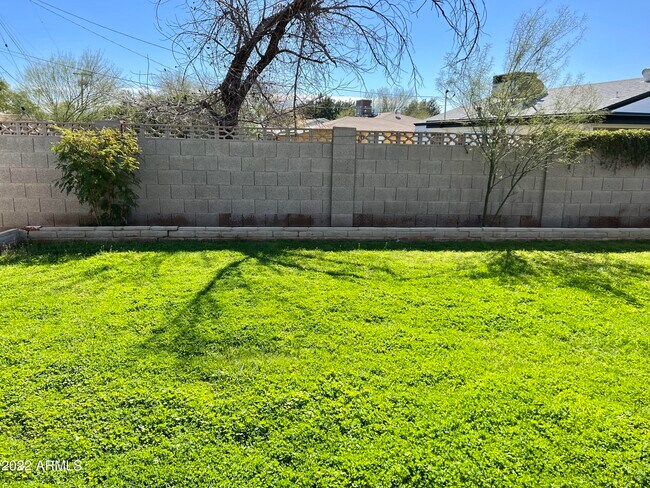 Building Photo - 4213 N Westview Dr