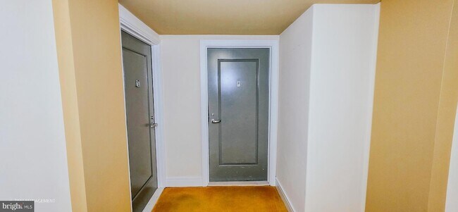 Building Photo - 1425 4th St SW