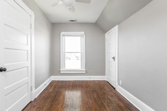 Building Photo - 1144 Churchman Ave