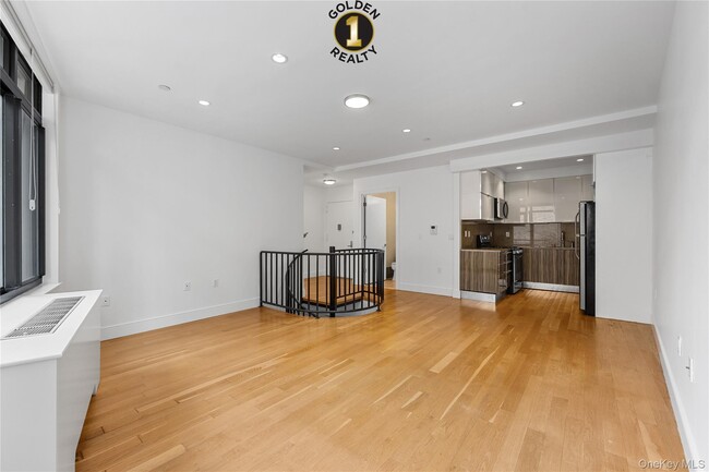 Building Photo - 29-11 12th St