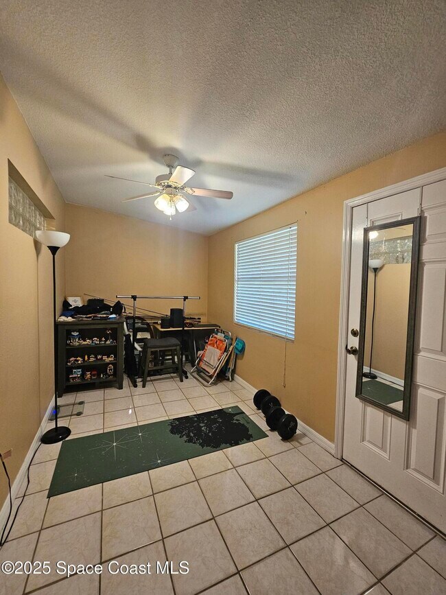 Building Photo - 119 Roosevelt Ave