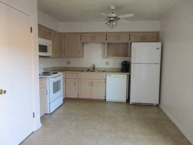 Primary Photo - 1844 Willoway Cir S