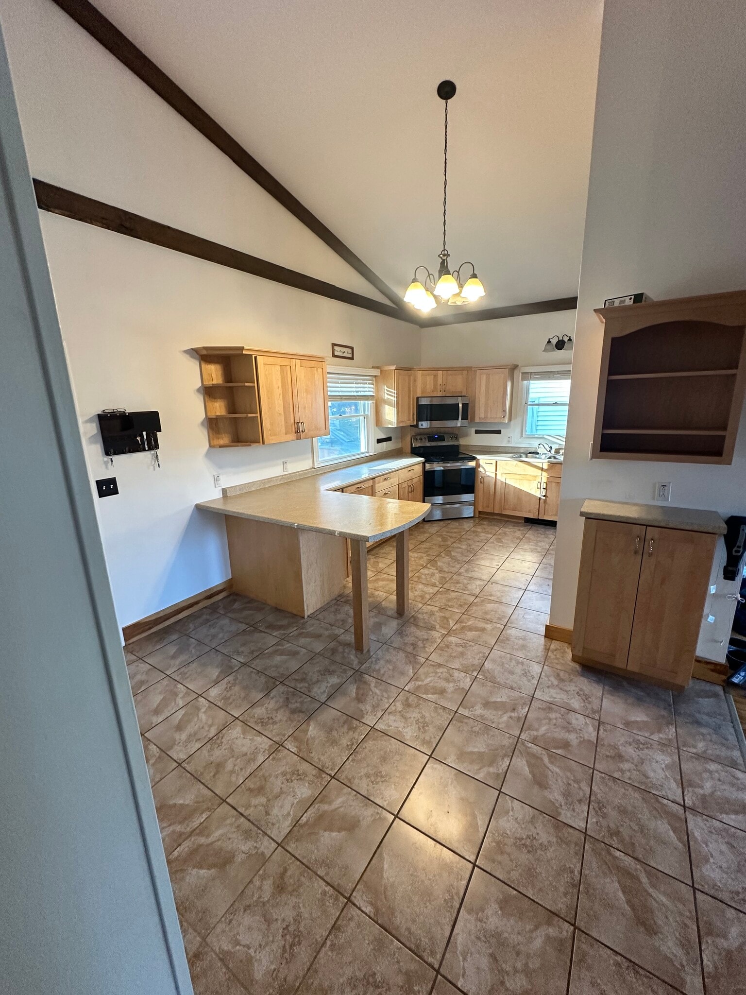 Kitchen - 142 Bunker Hill Cir