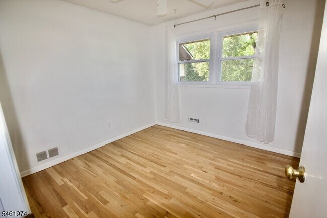 Building Photo - 1425 Boynton Ave