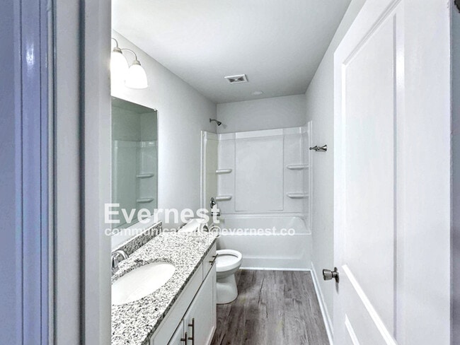 Building Photo - 3902 Fairall Dr