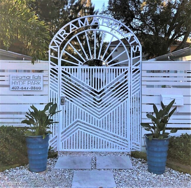 Building Photo - 3104 W San Juan St