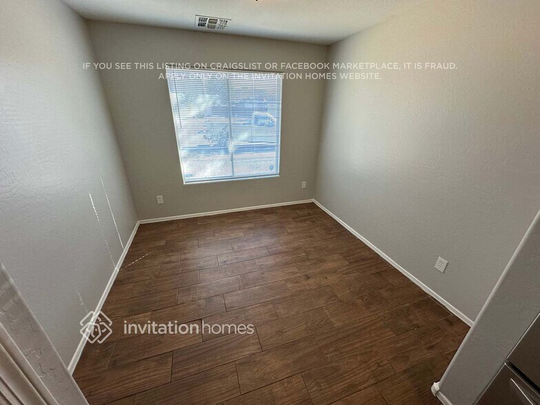 Building Photo - 2430 W Darrel Rd