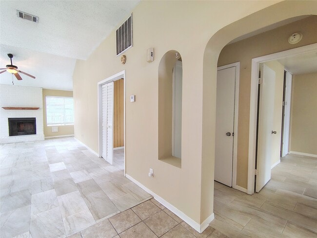 Building Photo - 4407 Waterfall Way