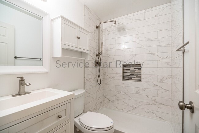 Building Photo - 6409 E Grandview Dr