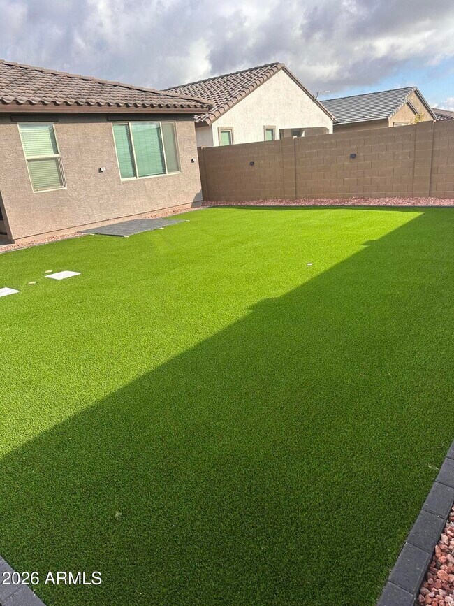 Building Photo - 19449 W Pierson St