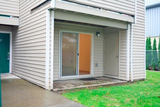 Building Photo - 1235 NW 183rd Ave