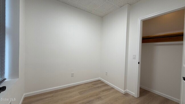 Building Photo - 305 2nd St
