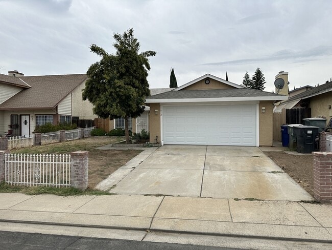 Building Photo - charming 4-bedroom, 2-bathroom home located in a peaceful cul-de-sac in West Modesto