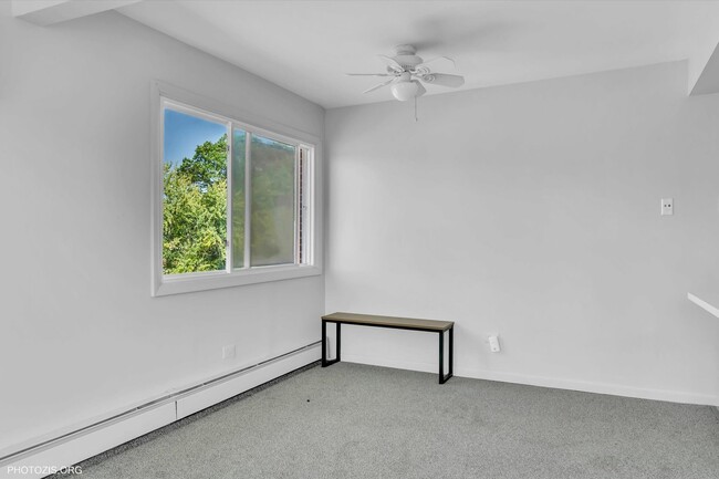 Building Photo - 16035 Laramie Ave