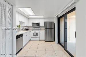 Building Photo - 1145 N Shannon Ave