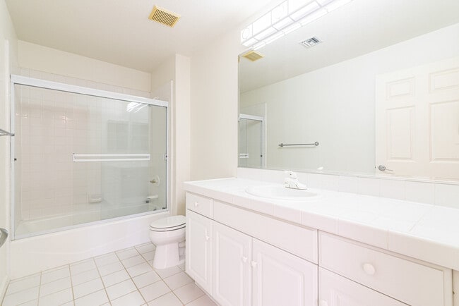 Building Photo - Private Updated 3-Bedroom 3-Bathroom Tri-L...