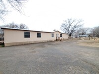 Building Photo - 4 Bed, 3 Bath Home Available in Bosque Farms!