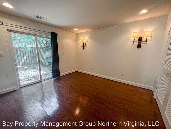 Building Photo - 3 br, 2.5 bath House - 11912 Hayes Station...