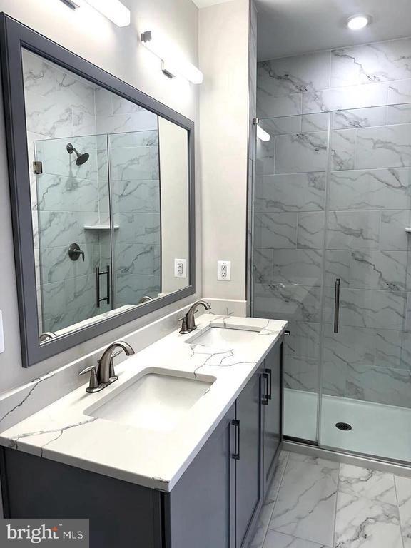 Building Photo - 946 Hts Aly SE