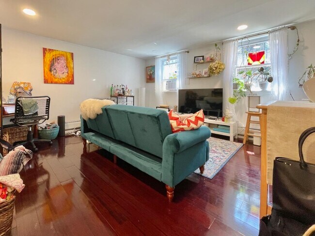 Primary Photo - 278 3rd St
