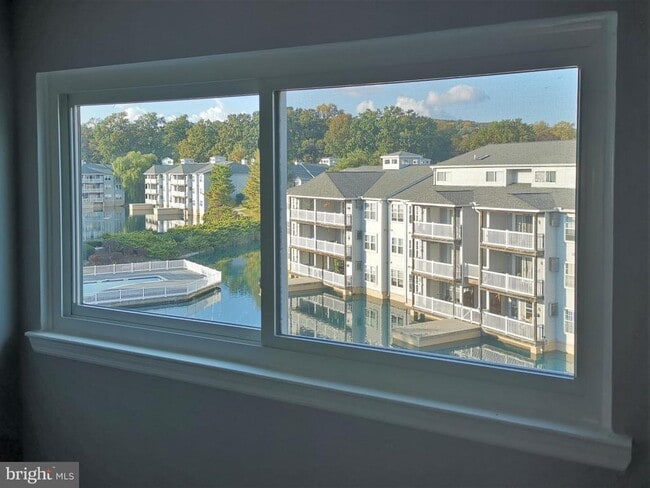 Building Photo - 306 Waters Edge Dr
