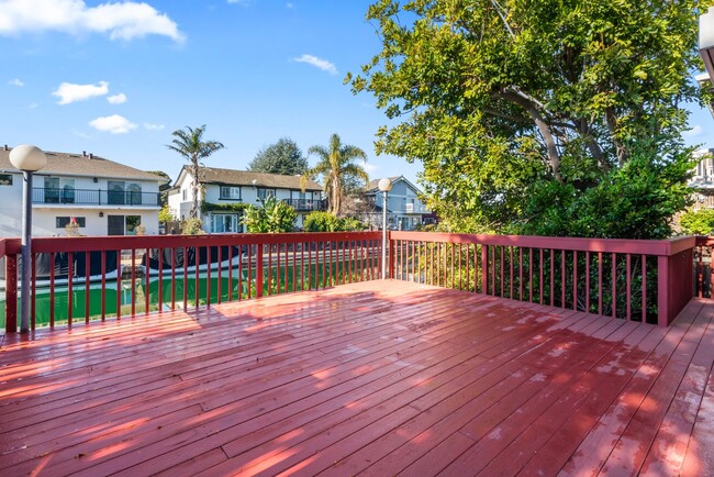 Building Photo - Serene Waterfront Home in Foster City