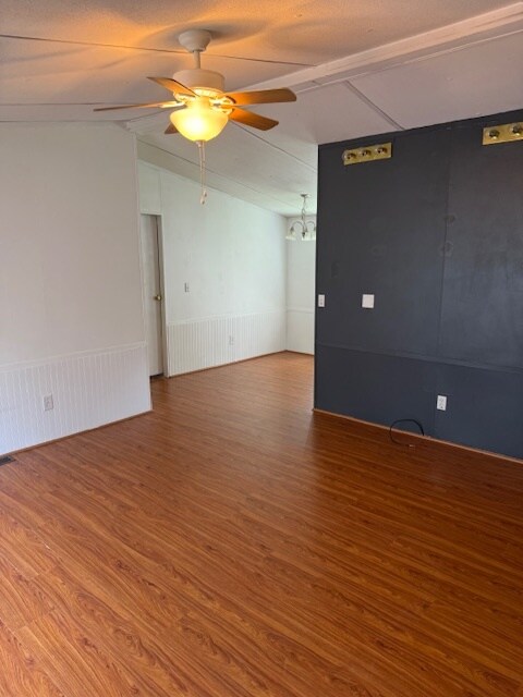Building Photo - 245 Stanley Dr