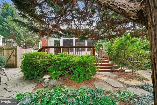 Building Photo - 4525 N Chelsea Ln