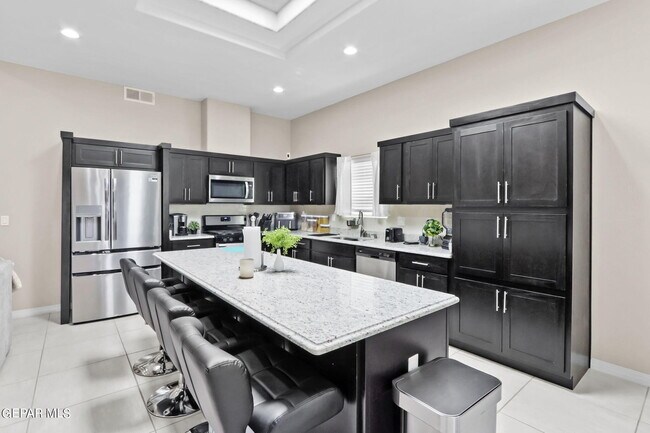 Building Photo - 629 Guy Meyers