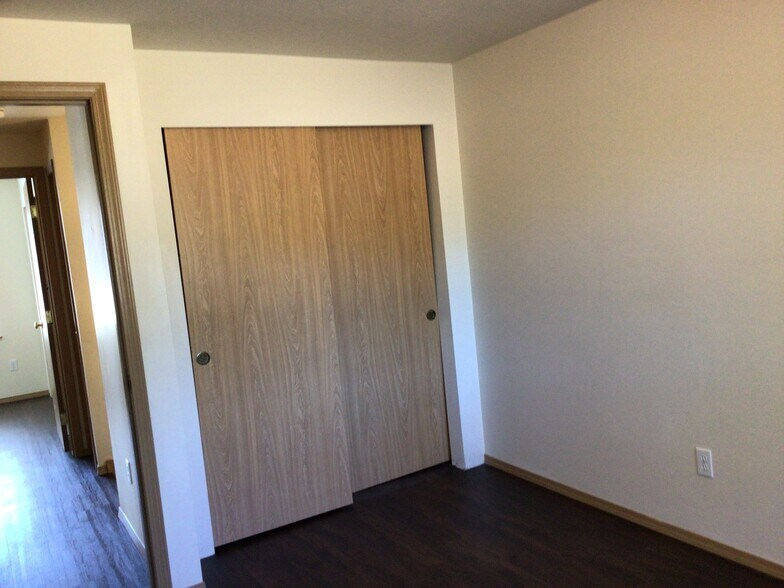 Building Photo - 19403 Valley View Dr