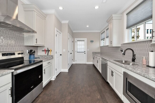 Building Photo - Fully Furnished 3 Bedroom Home Near Toyota Field & Redstone Arsenal