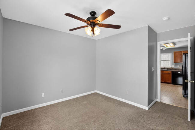 Building Photo - 40077 Big Chestnut Rd