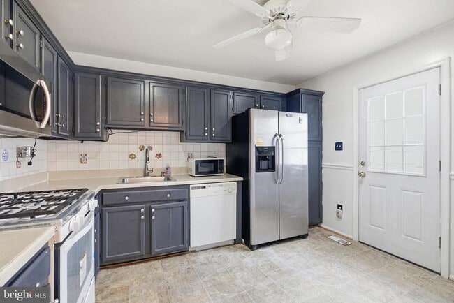 Building Photo - 7669 Chadds Landing Way