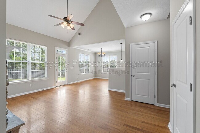 Building Photo - 1034 Stockton St
