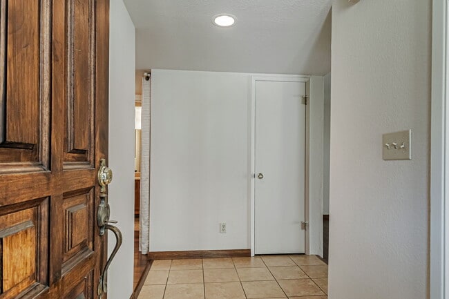 Building Photo - 111 Bean Creek Rd