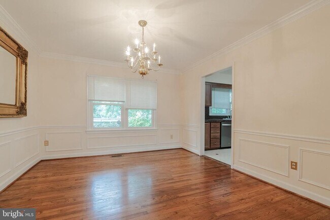 Building Photo - 3548 S George Mason Dr