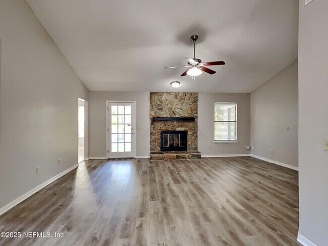 Building Photo - 7058 Star Rush Dr