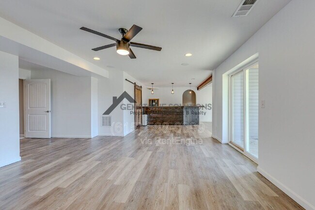 Building Photo - 2704 Orleans Dr