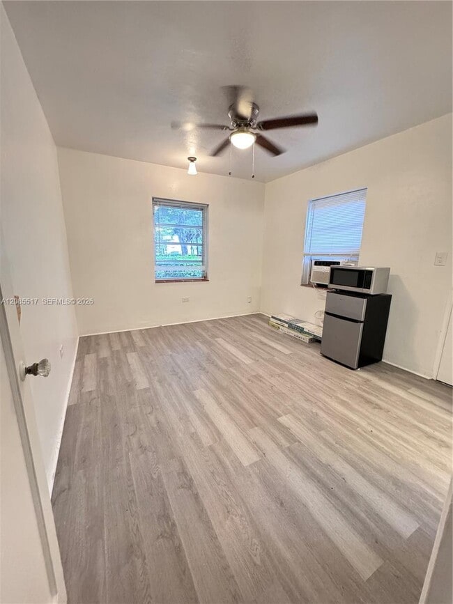 Building Photo - 2652 SW 23rd Ave