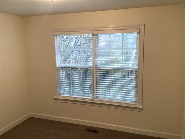 Building Photo - 560 Summit Way