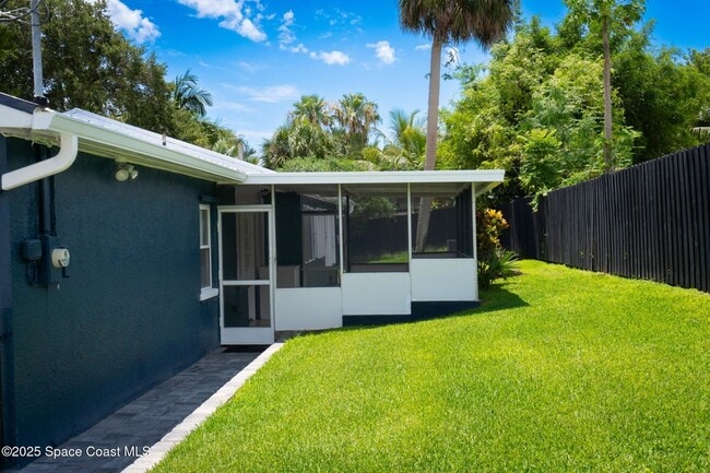 Building Photo - 1712 Pineapple Ave