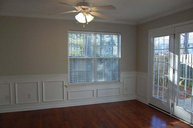 Building Photo - 173 Kendallwood Ct