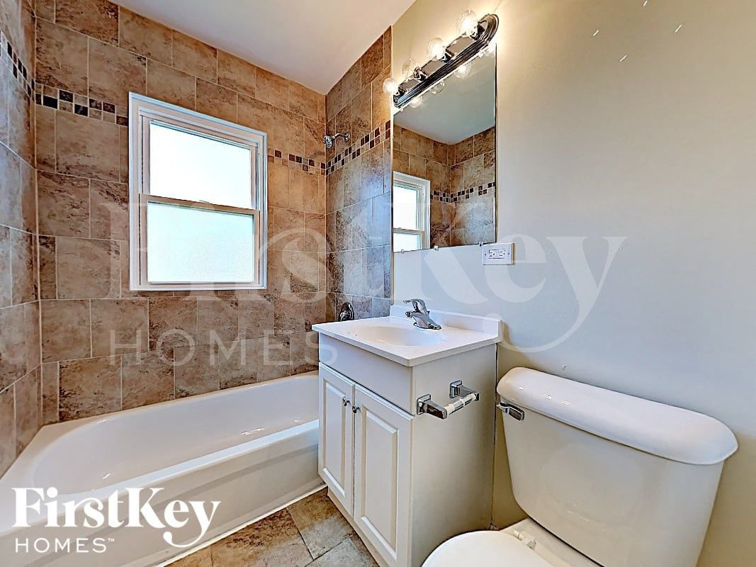 Building Photo - 3529 212th Pl