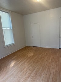 Building Photo - 804 N 6th St