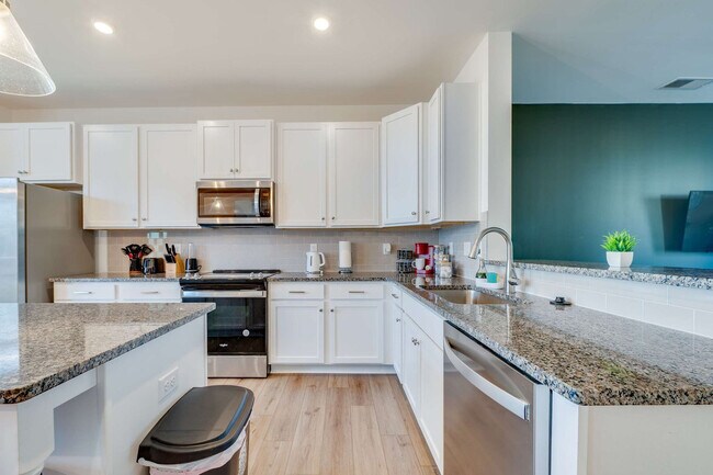 Building Photo - 4016 Bunker Dr