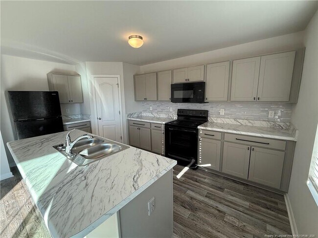 Building Photo - 204 Taylors Crk Wy