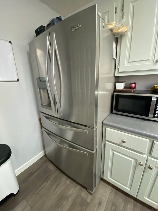 Stainless refrigerator - 36 Stowe Rd