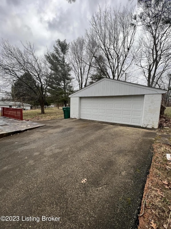 Building Photo - 740 Chandler Ave